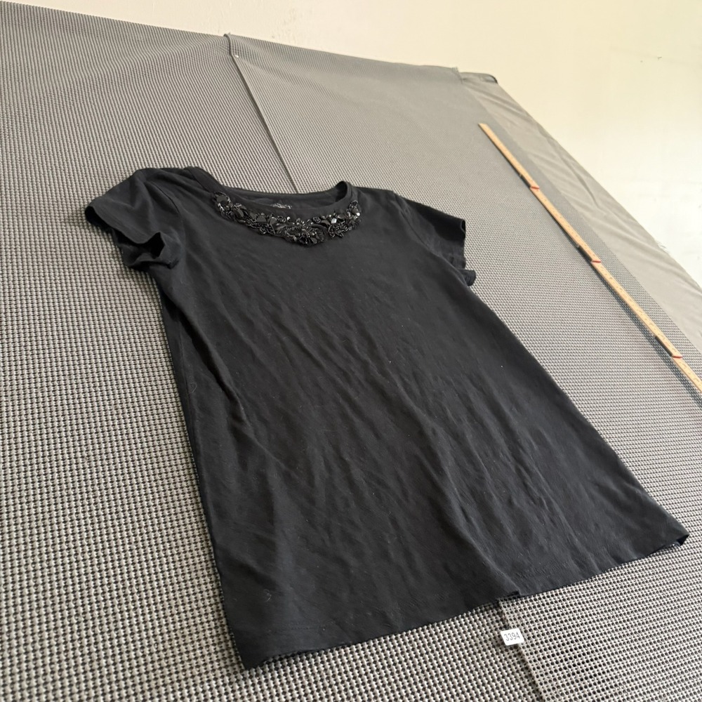 Ann Taylor LOFT Petites Black Beaded Sequin Floral Neckline Top Size SP